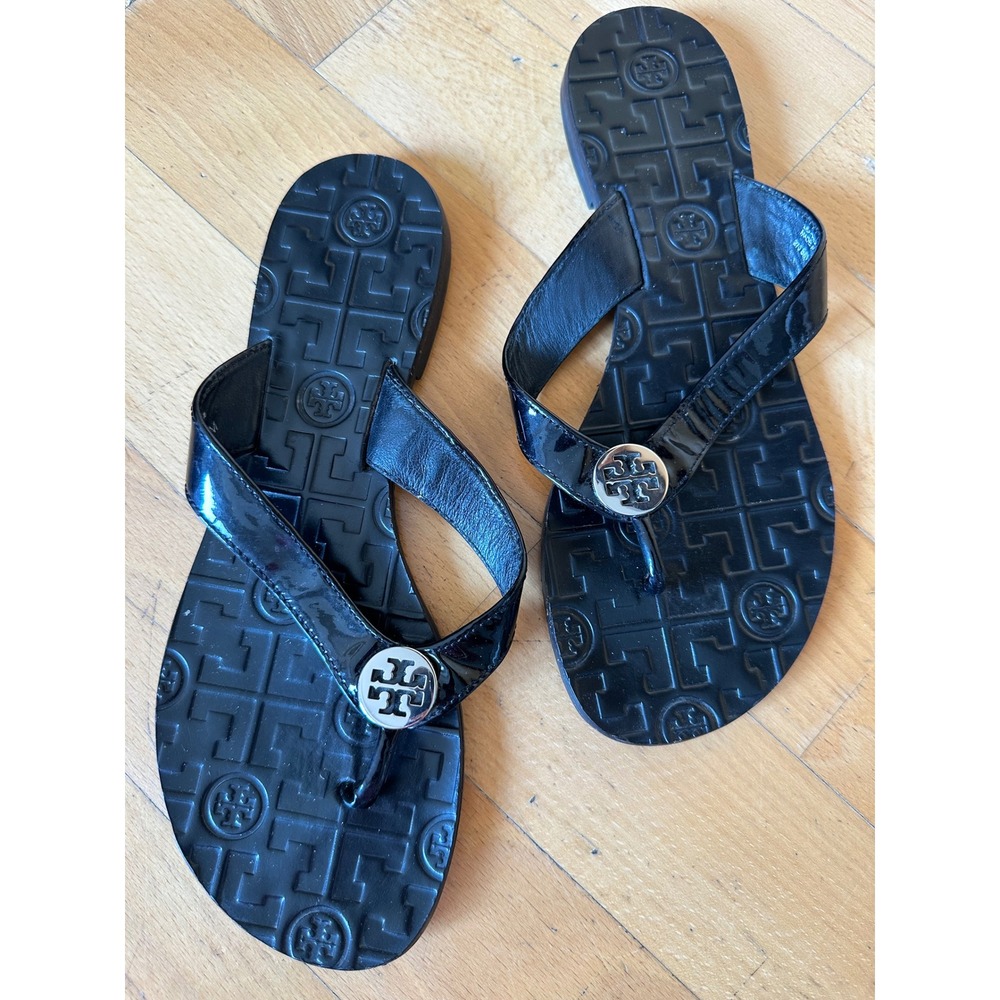 Tory Burch Miller Black Patent Leather Thong Sandals Silver Logo Medallion 7M